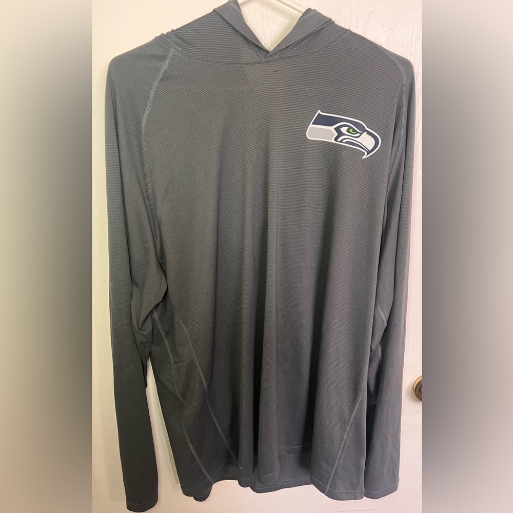 Men’s Nike SeaHawks Lightweight Dri-Fit Pullover